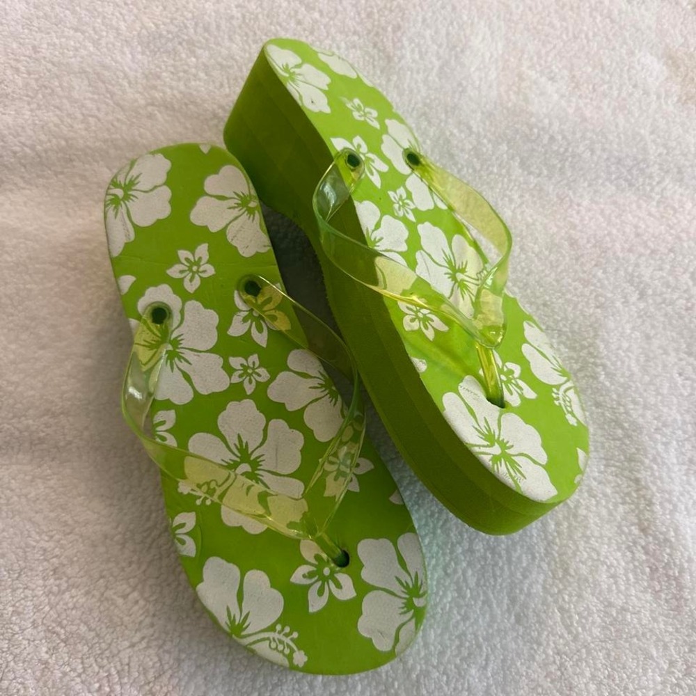 y2k hawaiian chunky platform flip flops